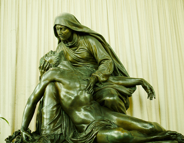 Pieta. Justin Sanson.